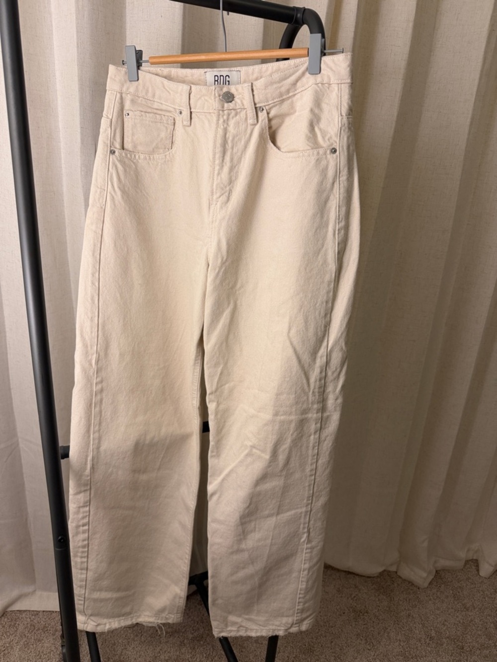 BDG Wide Leg Jeans in Creamy Off-White size 28